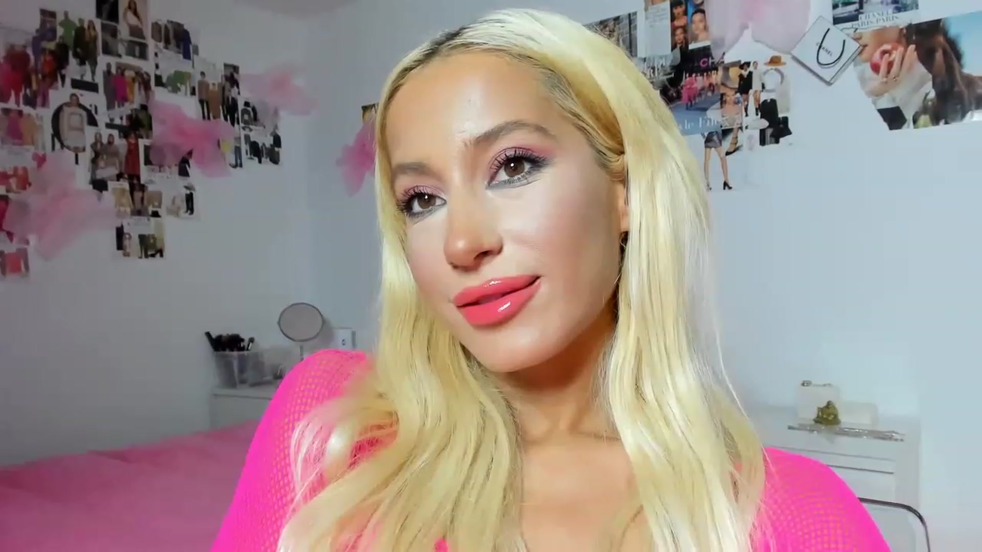 Gallery image thumbnail from PapiiisGirl's myfreecams stream on, 11/29/2022, 13:31 image 20 of 20