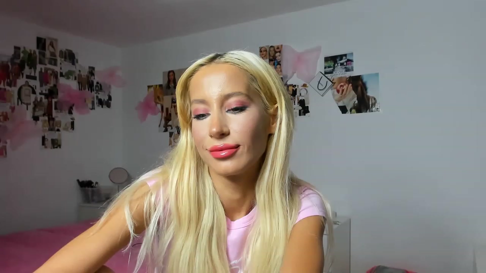 Gallery image thumbnail from PapiiisGirl's myfreecams stream on, 11/29/2022, 16:09 image 5 of 20