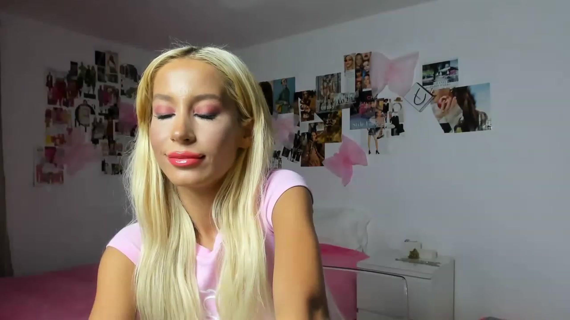 Gallery image thumbnail from PapiiisGirl's myfreecams stream on, 11/29/2022, 16:09 image 11 of 20