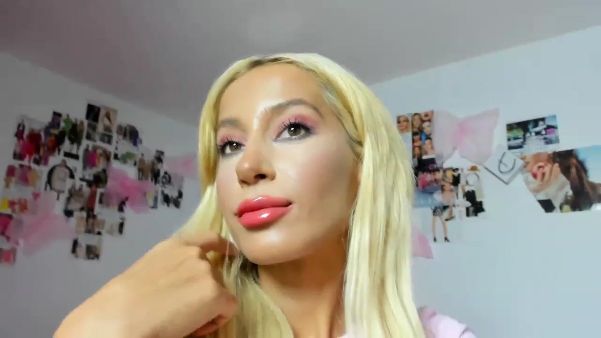 Gallery image thumbnail from PapiiisGirl's myfreecams stream on, 11/29/2022, 16:51 image 2 of 20