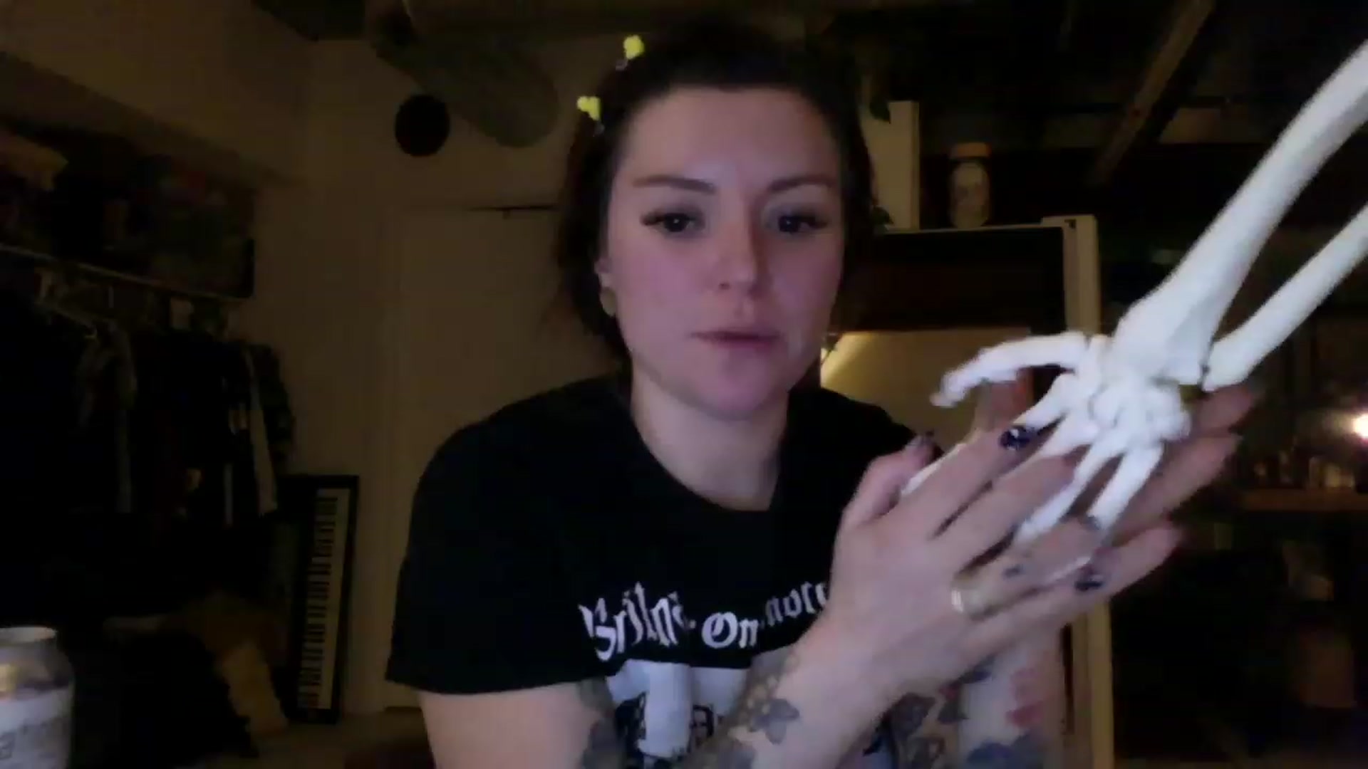 Gallery image thumbnail from ParisGreen666's myfreecams stream on, 02/27/2023, 10:40 image 12 of 20