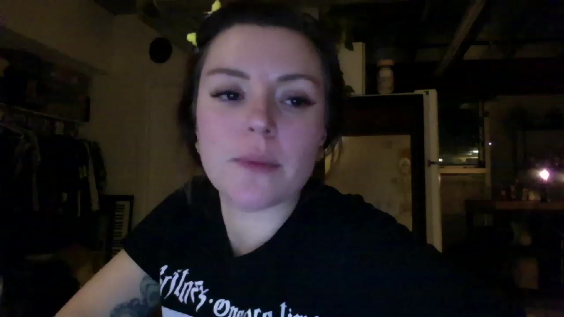 Gallery image thumbnail from ParisGreen666's myfreecams stream on, 02/27/2023, 10:40 image 3 of 20