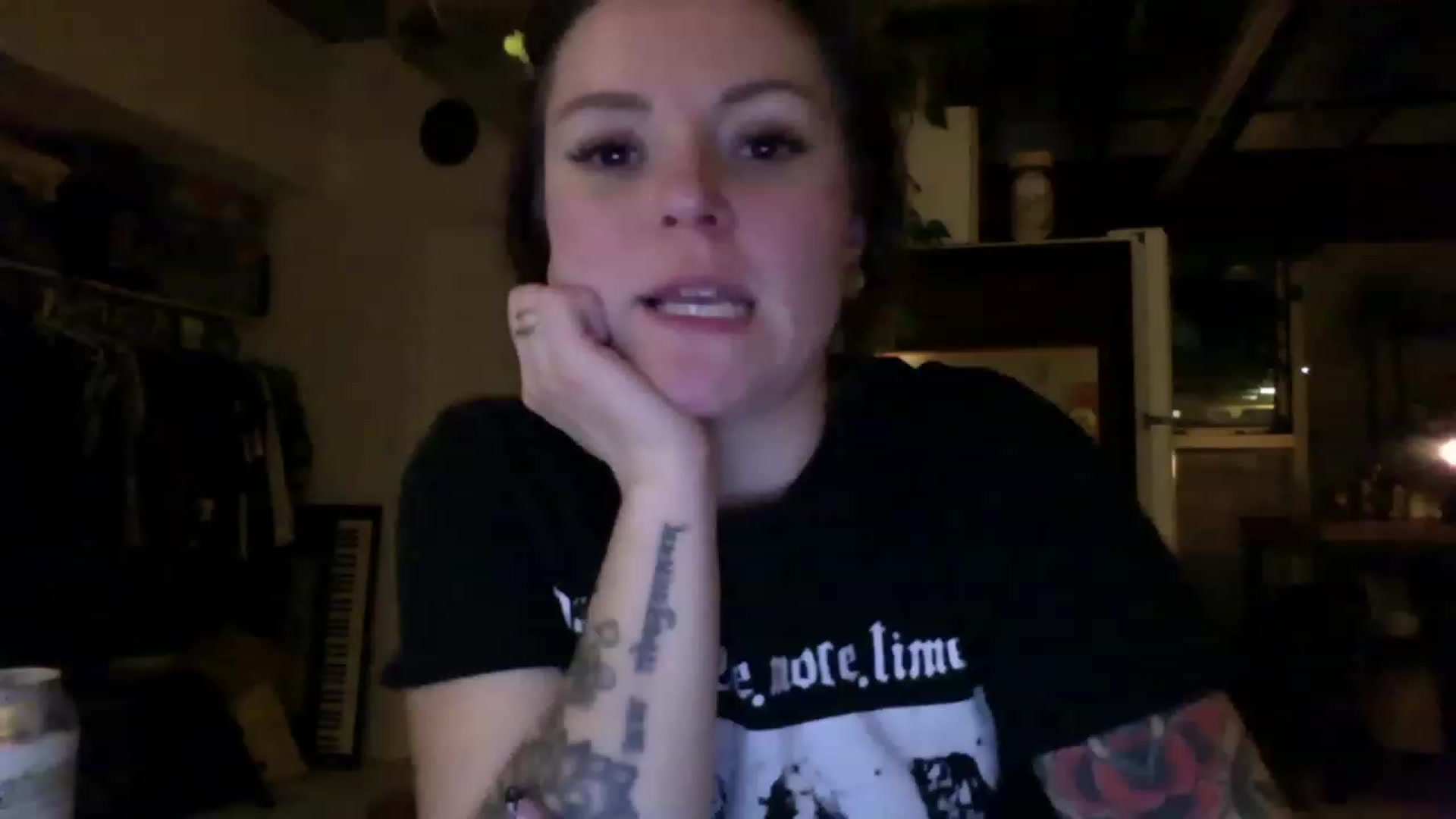 Gallery image thumbnail from ParisGreen666's myfreecams stream on, 02/27/2023, 10:40 image 11 of 20