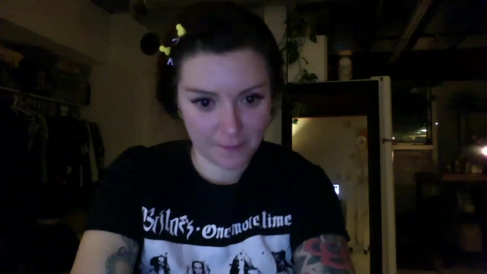 Gallery image thumbnail from ParisGreen666's myfreecams stream on, 02/27/2023, 10:40 image 14 of 20