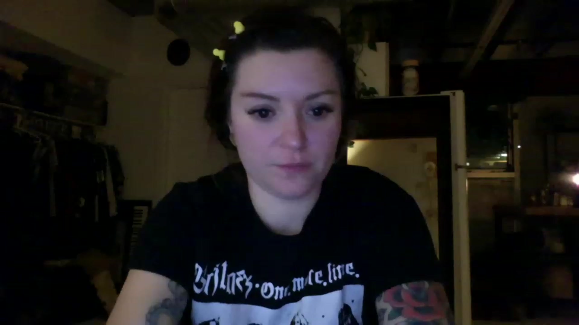 Gallery image thumbnail from ParisGreen666's myfreecams stream on, 02/27/2023, 10:40 image 17 of 20
