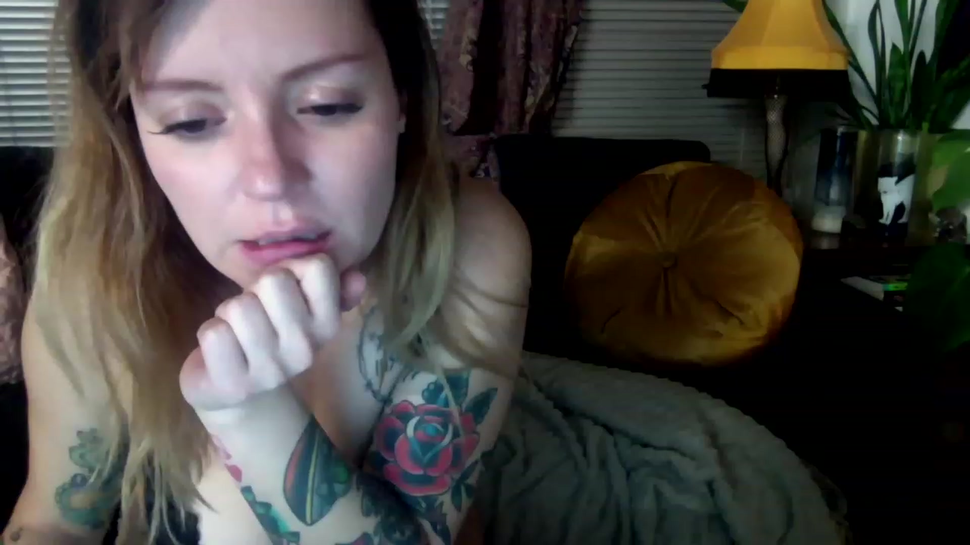 Gallery image thumbnail from ParisGreen666's myfreecams stream on, 03/18/2023, 12:54 image 9 of 20