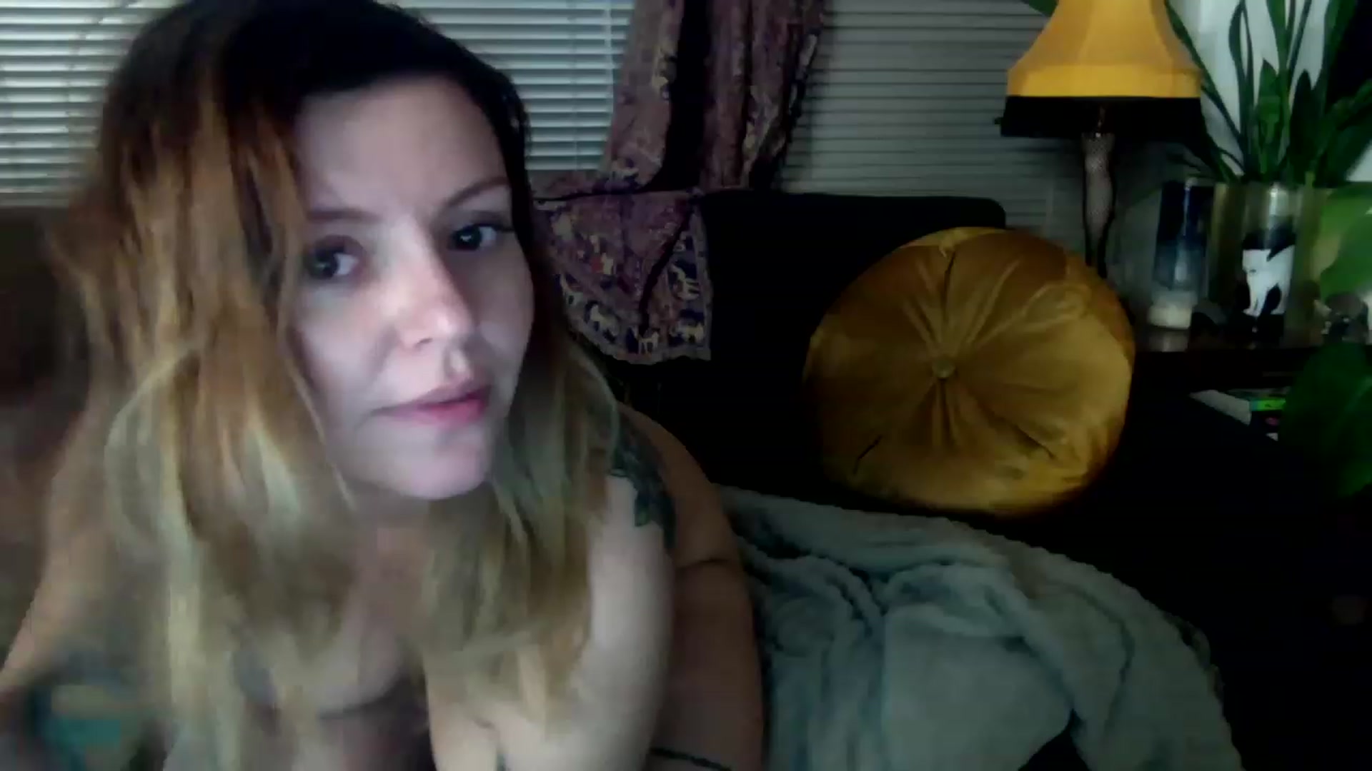 Gallery image thumbnail from ParisGreen666's myfreecams stream on, 03/18/2023, 12:54 image 2 of 20