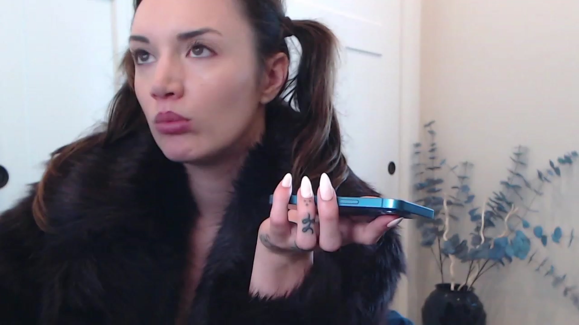 Gallery image thumbnail from ParisLincolnx's myfreecams stream on, 05/18/2023, 19:01 image 8 of 20