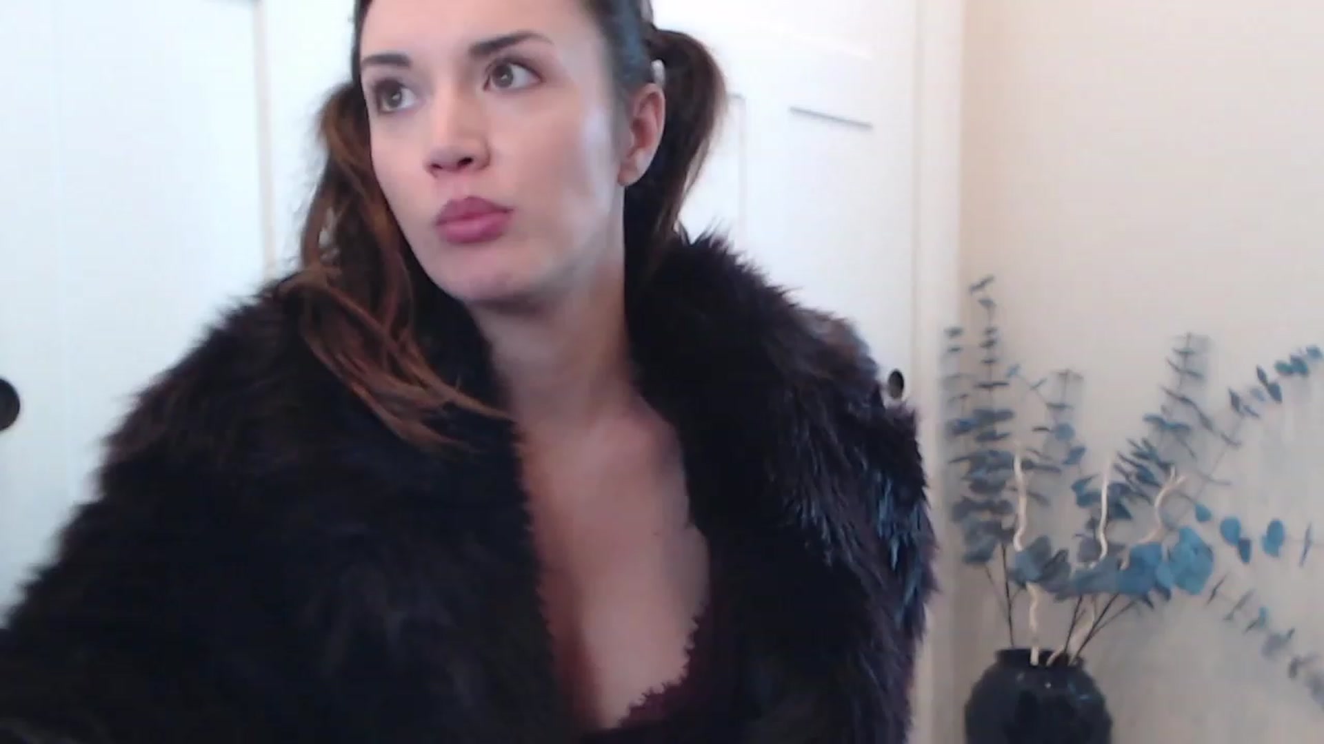 Gallery image thumbnail from ParisLincolnx's myfreecams stream on, 05/18/2023, 19:01 image 5 of 20