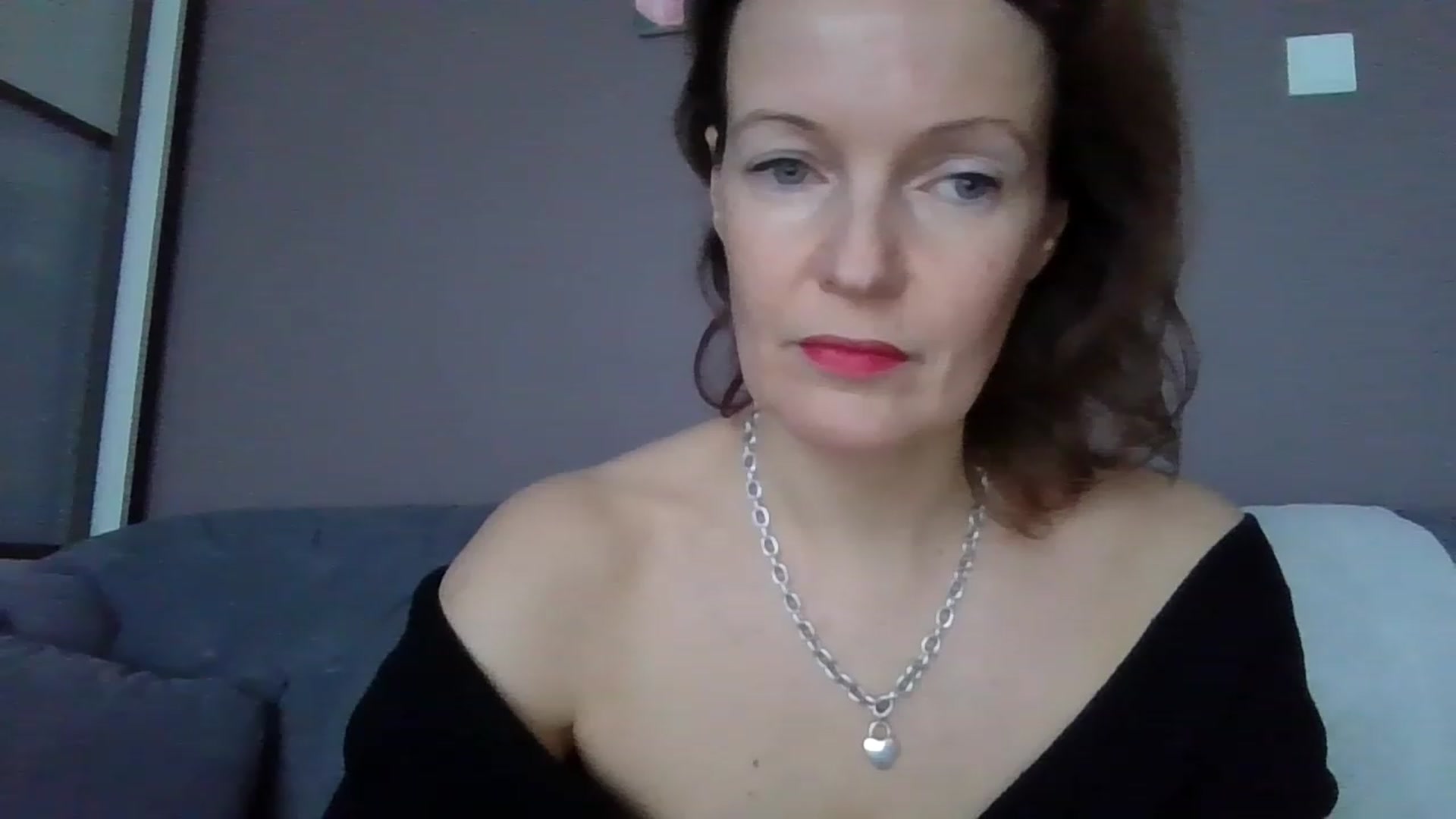 Gallery image thumbnail from ParisNoir's myfreecams stream on, 12/10/2022, 12:31 image 8 of 20