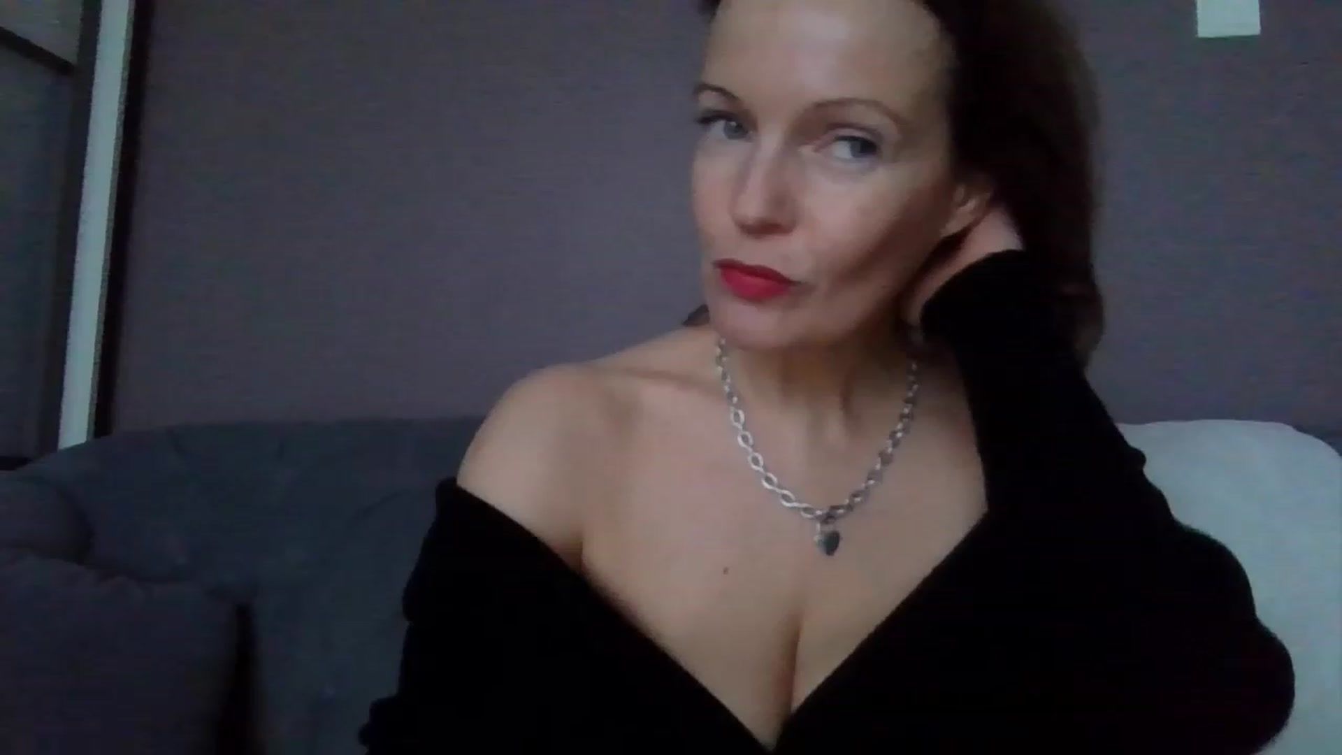 Gallery image thumbnail from ParisNoir's myfreecams stream on, 12/10/2022, 12:31 image 1 of 20