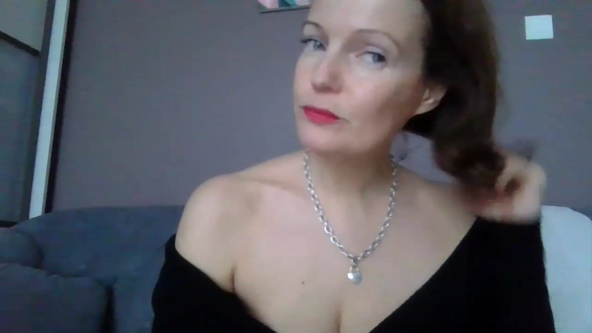 Gallery image thumbnail from ParisNoir's myfreecams stream on, 12/10/2022, 12:31 image 2 of 20