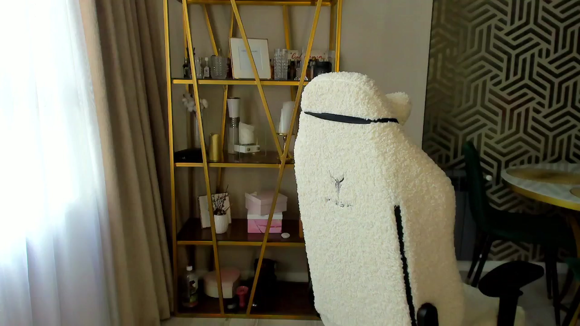 Gallery image thumbnail from PartYour_Soul's myfreecams stream on, 04/20/2024, 12:32 image 18 of 20