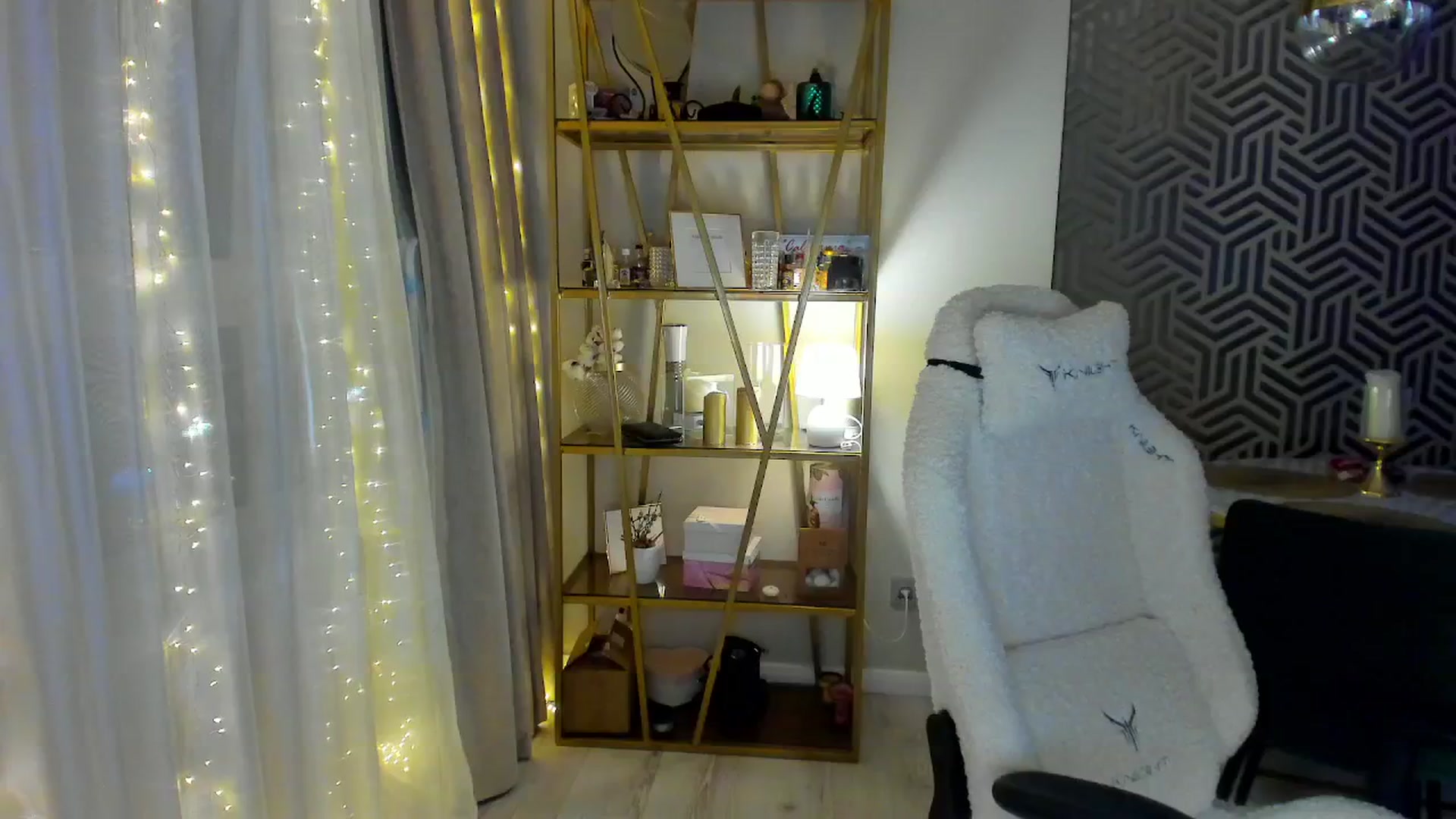 Gallery image thumbnail from PartYour_Soul's myfreecams stream on, 05/22/2024, 20:39 image 5 of 20