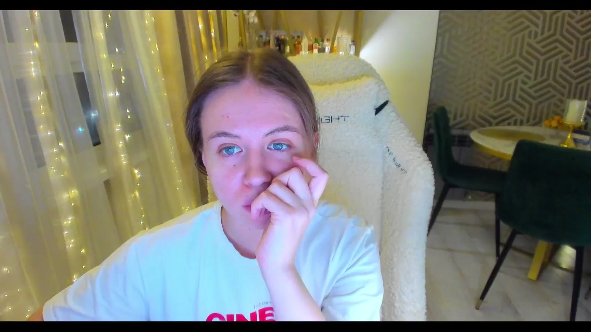 Gallery image thumbnail from PartYour_Soul's myfreecams stream on, 11/16/2024, 20:12 image 17 of 20