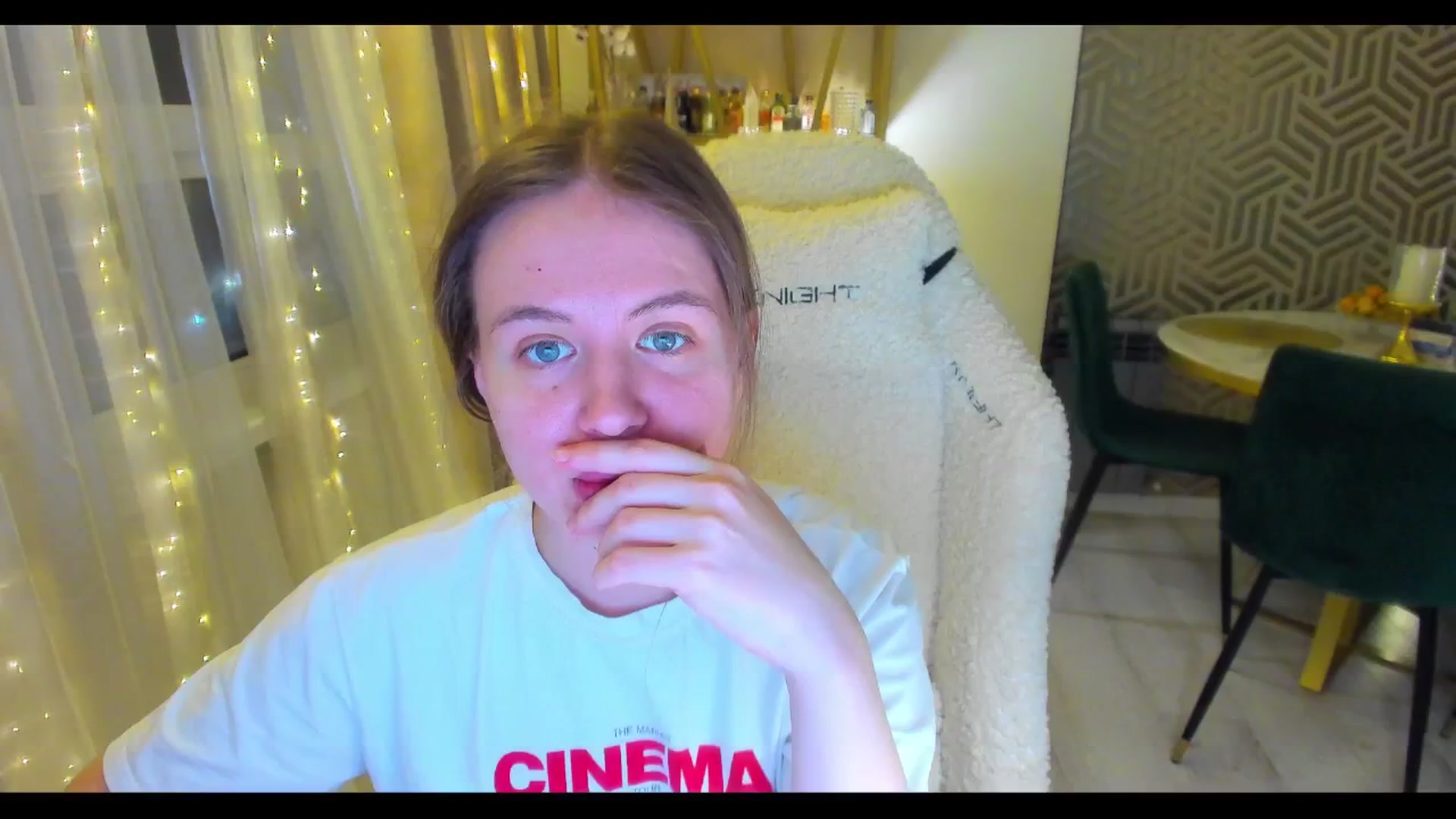 Gallery image thumbnail from PartYour_Soul's myfreecams stream on, 11/16/2024, 20:12 image 18 of 20