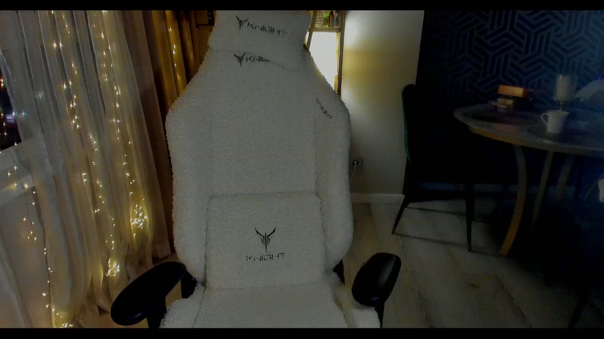 Gallery image thumbnail from PartYour_Soul's myfreecams stream on, 05/31/2025, 17:53 image 15 of 20