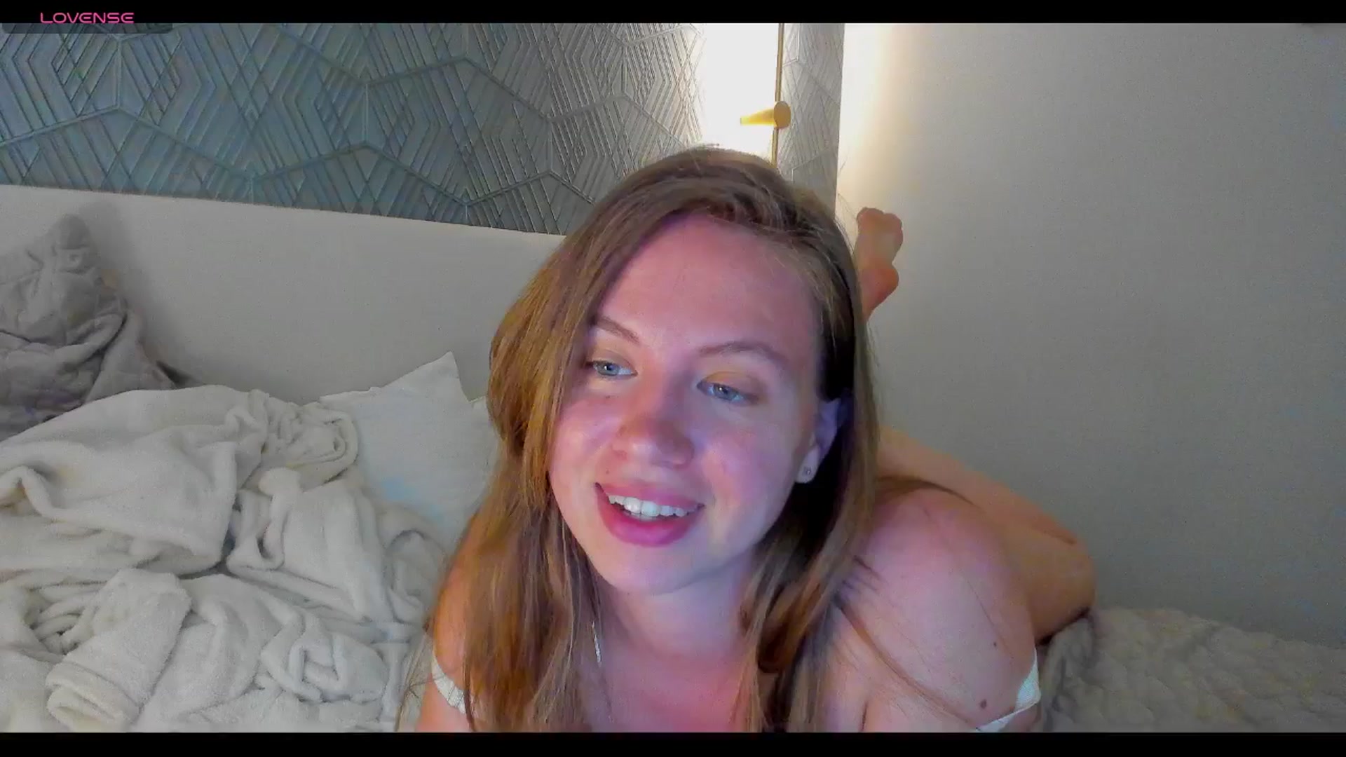 Gallery image thumbnail from PartYour_Soul's myfreecams stream on, 07/12/2025, 17:06 image 7 of 20