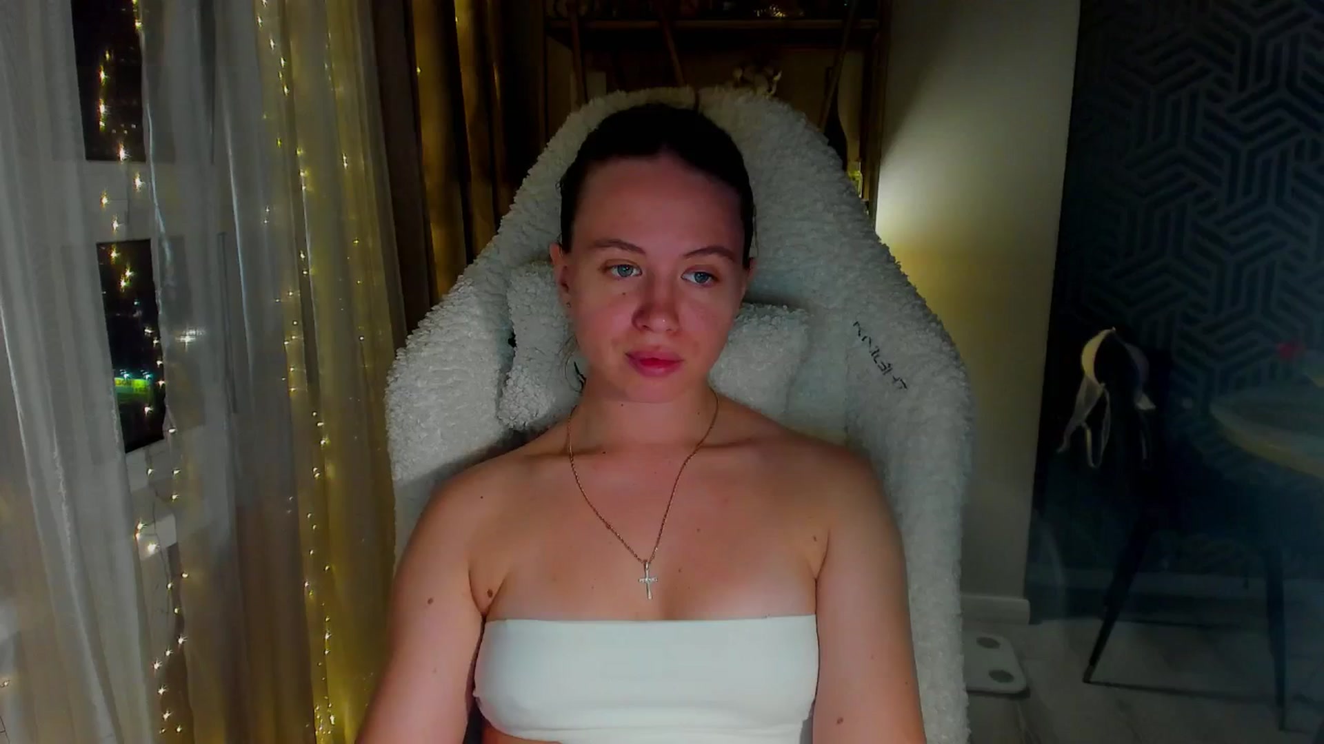 Gallery image thumbnail from PartYour_Soul's myfreecams stream on, 09/14/2025, 20:14 image 19 of 20