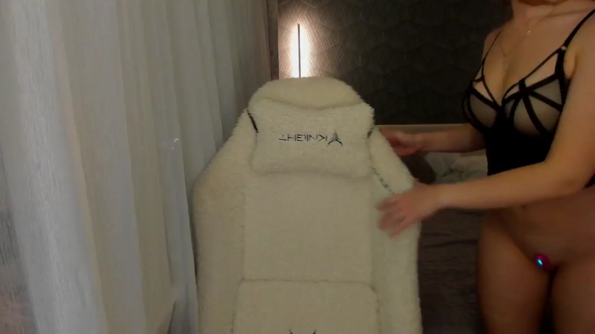 Gallery image thumbnail from PartYour_Soul's myfreecams stream on, 11/01/2025, 19:00 image 12 of 20