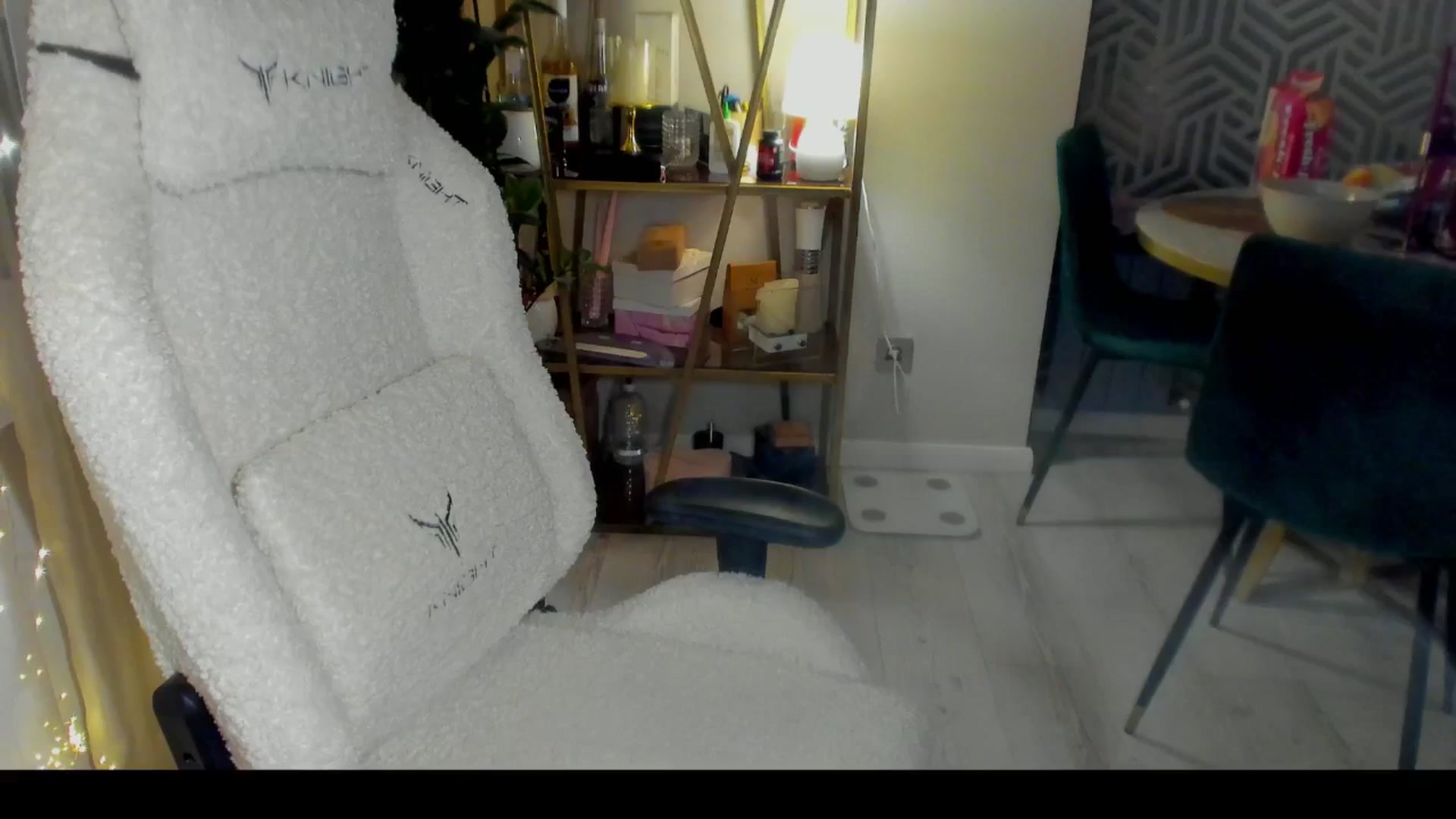 Gallery image thumbnail from PartYour_Soul's myfreecams stream on, 01/01/2026, 19:13 image 14 of 20