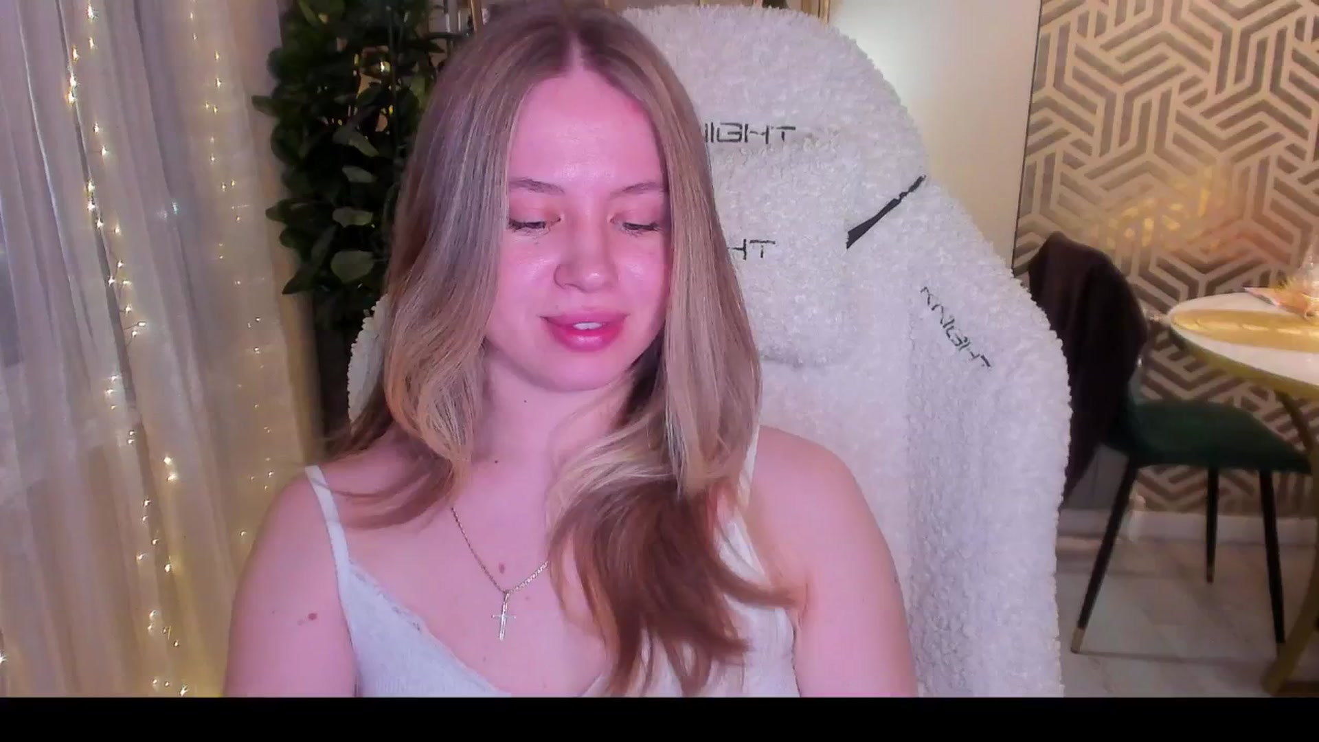 Gallery image thumbnail from PartYour_Soul's myfreecams stream on, 04/12/2026, 20:57 image 4 of 20