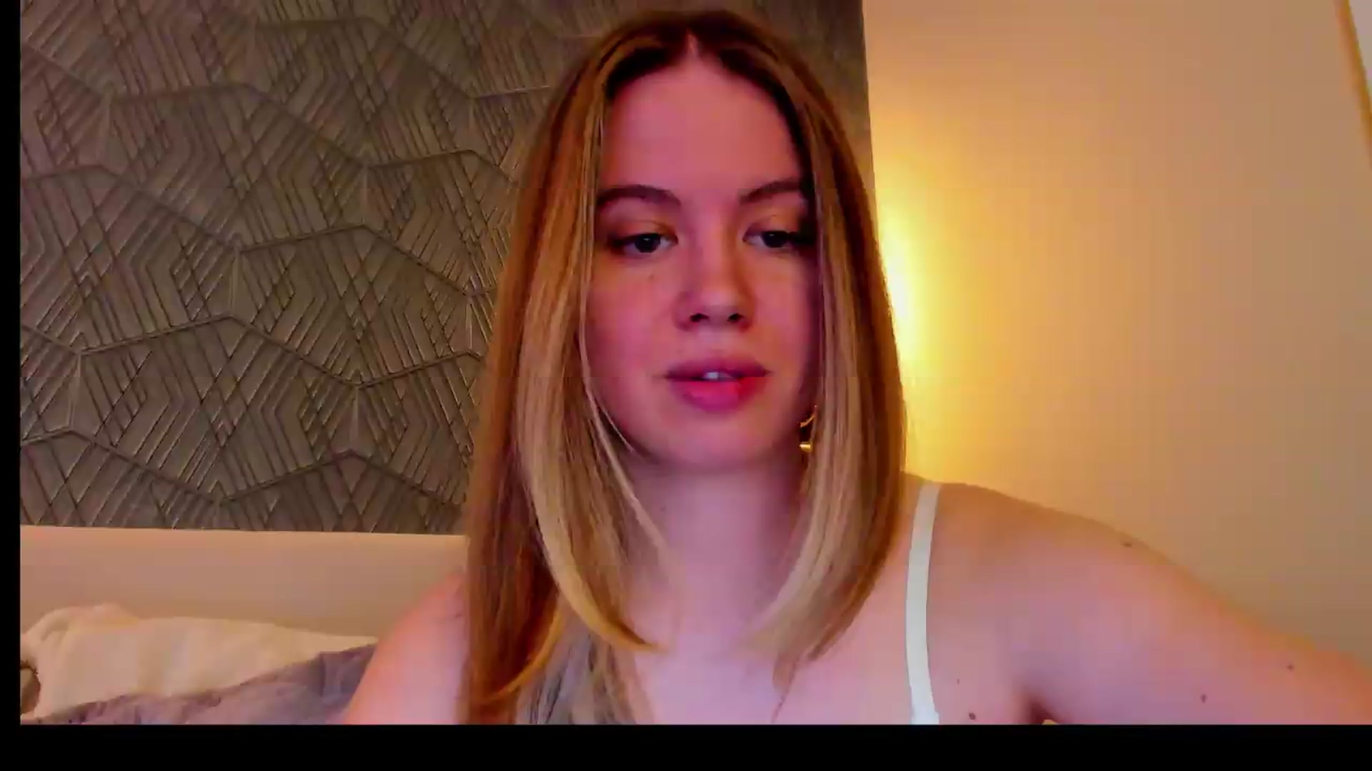 Gallery image thumbnail from PartYour_Soul's myfreecams stream on, 06/01/2026, 16:54 image 16 of 20