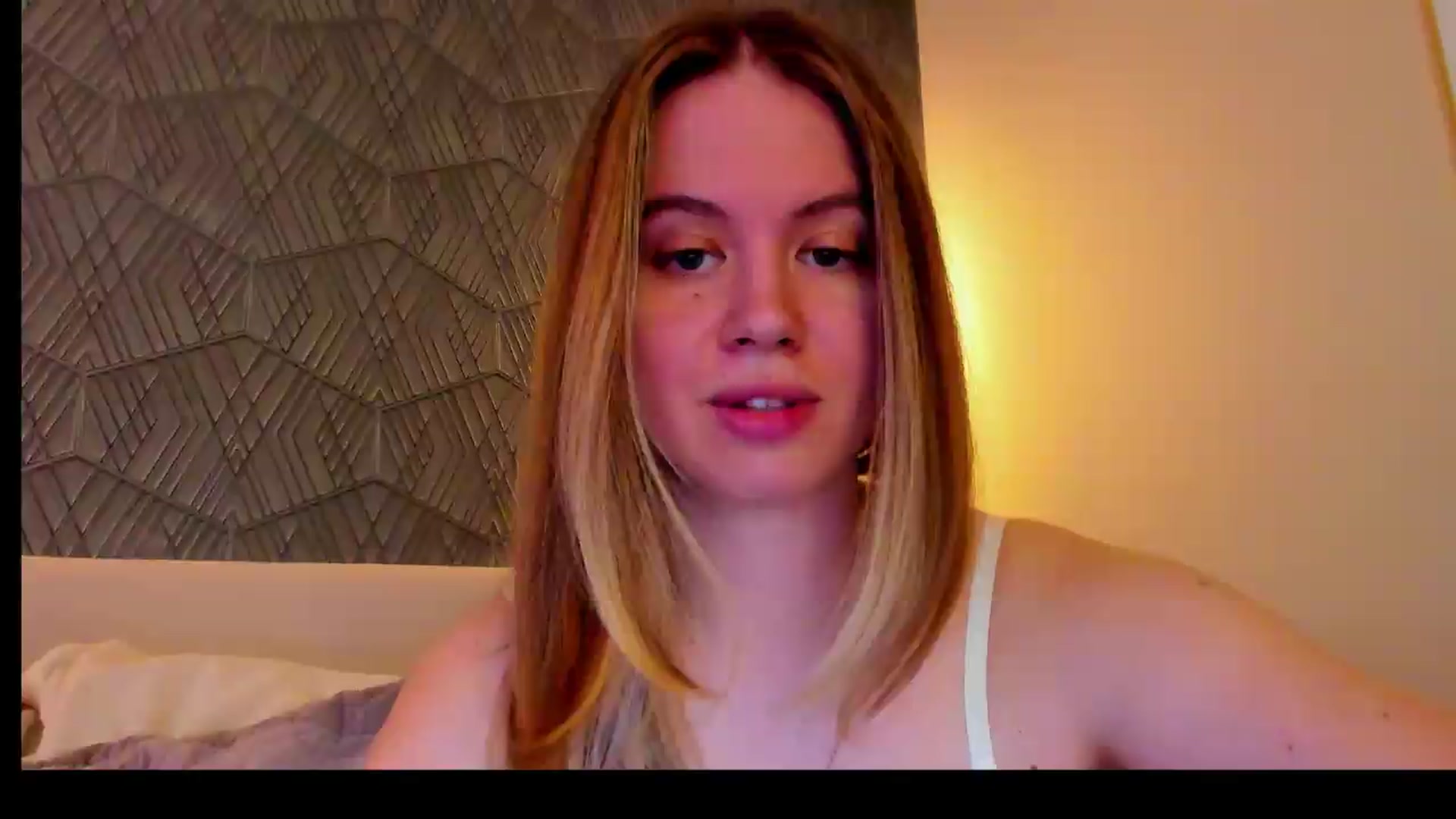 Gallery image thumbnail from PartYour_Soul's myfreecams stream on, 06/01/2026, 16:54 image 17 of 20