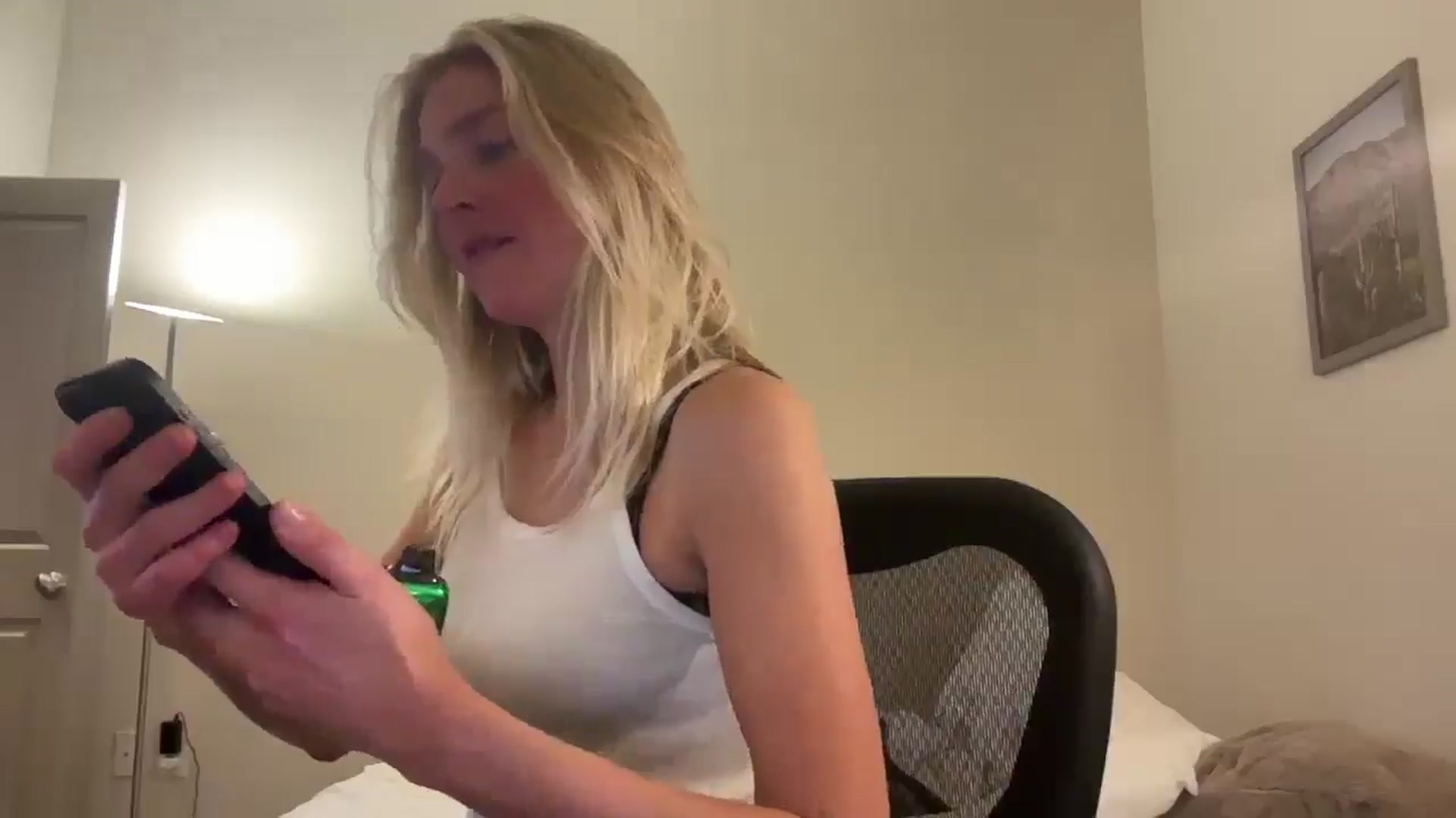 Gallery image thumbnail from Partygirl1's myfreecams stream on, 04/13/2026, 24:30 image 3 of 20