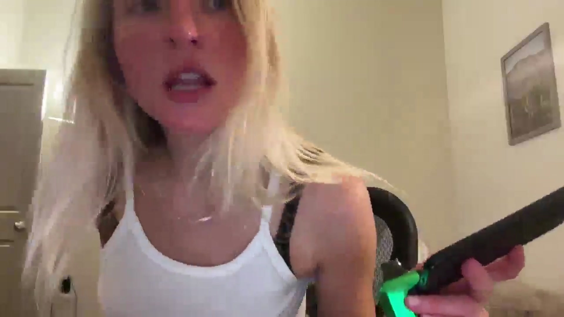 Gallery image thumbnail from Partygirl1's myfreecams stream on, 04/13/2026, 24:30 image 2 of 20