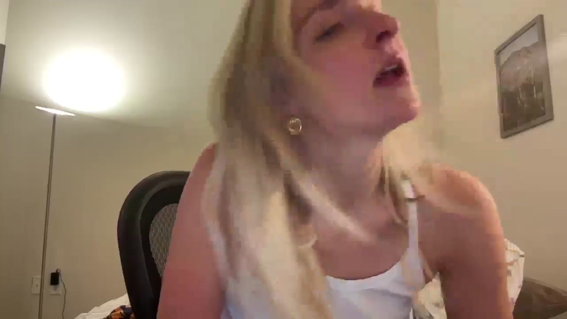 Gallery image thumbnail from Partygirl1's myfreecams stream on, 04/14/2026, 09:37 image 15 of 20