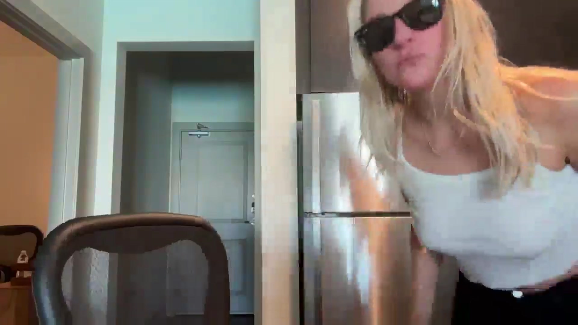 Gallery image thumbnail from Partygirl1's myfreecams stream on, 04/17/2026, 16:57 image 10 of 20