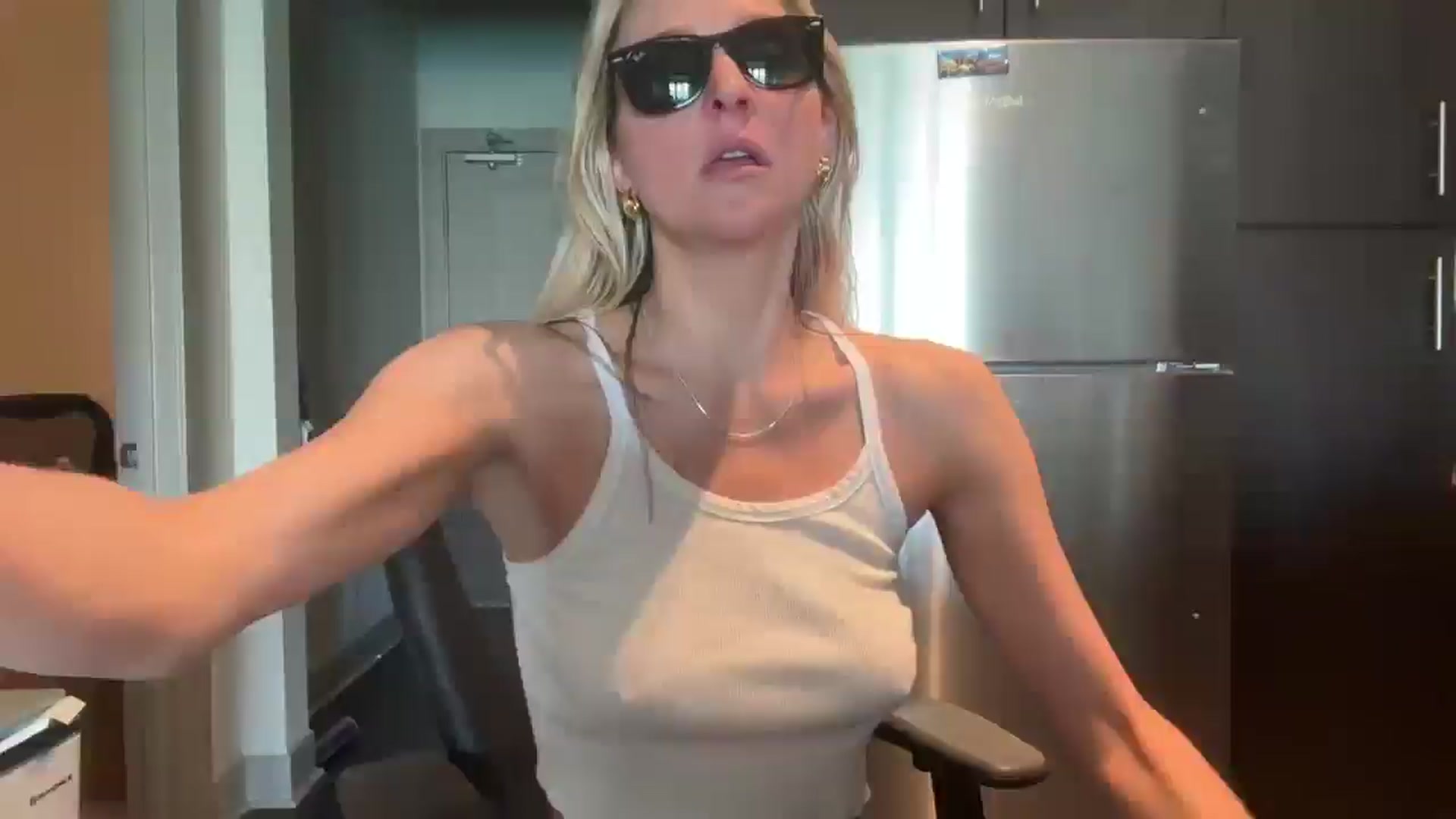Gallery image thumbnail from Partygirl1's myfreecams stream on, 04/17/2026, 16:57 image 1 of 20