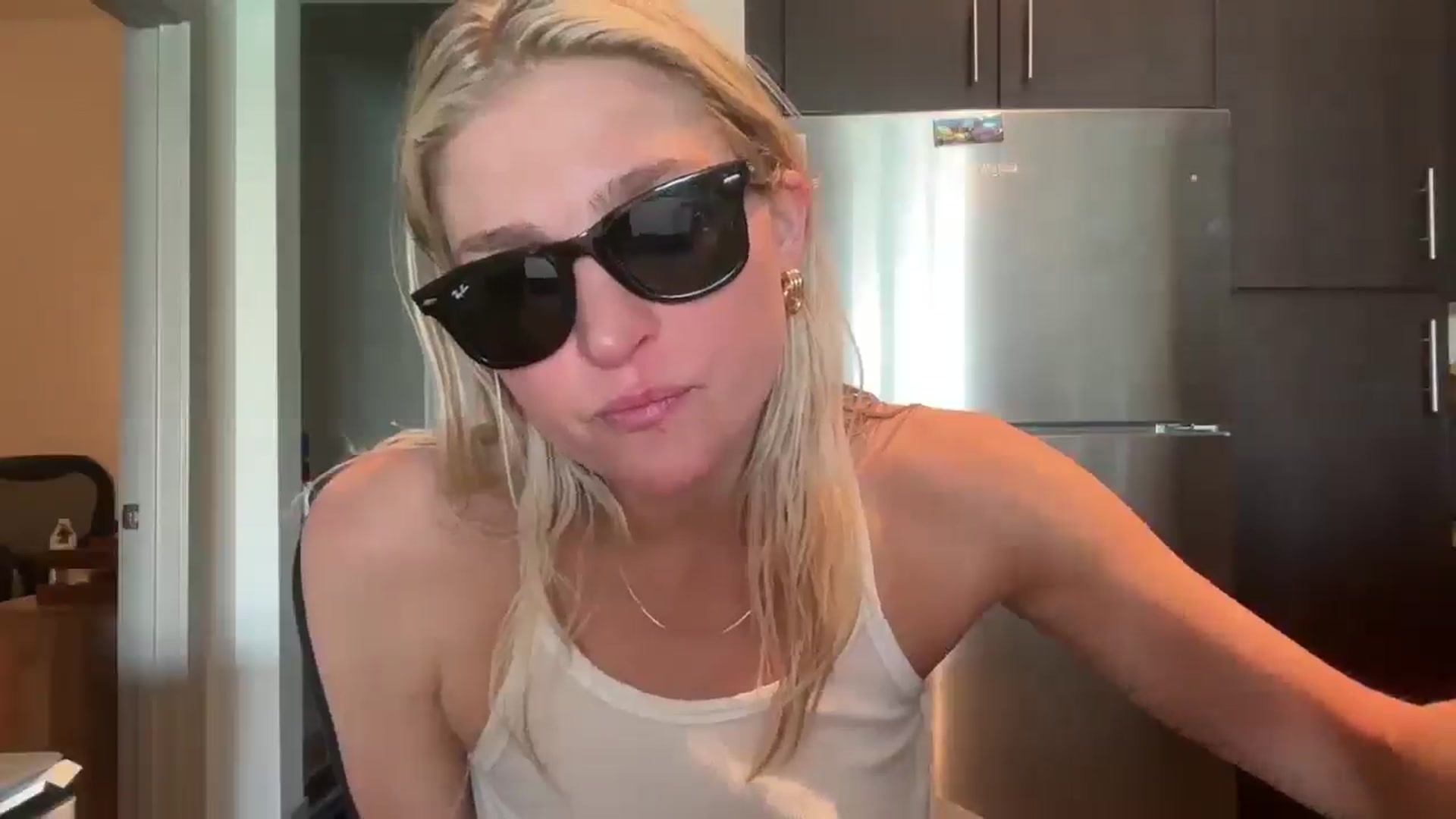 Gallery image thumbnail from Partygirl1's myfreecams stream on, 04/17/2026, 16:57 image 4 of 20
