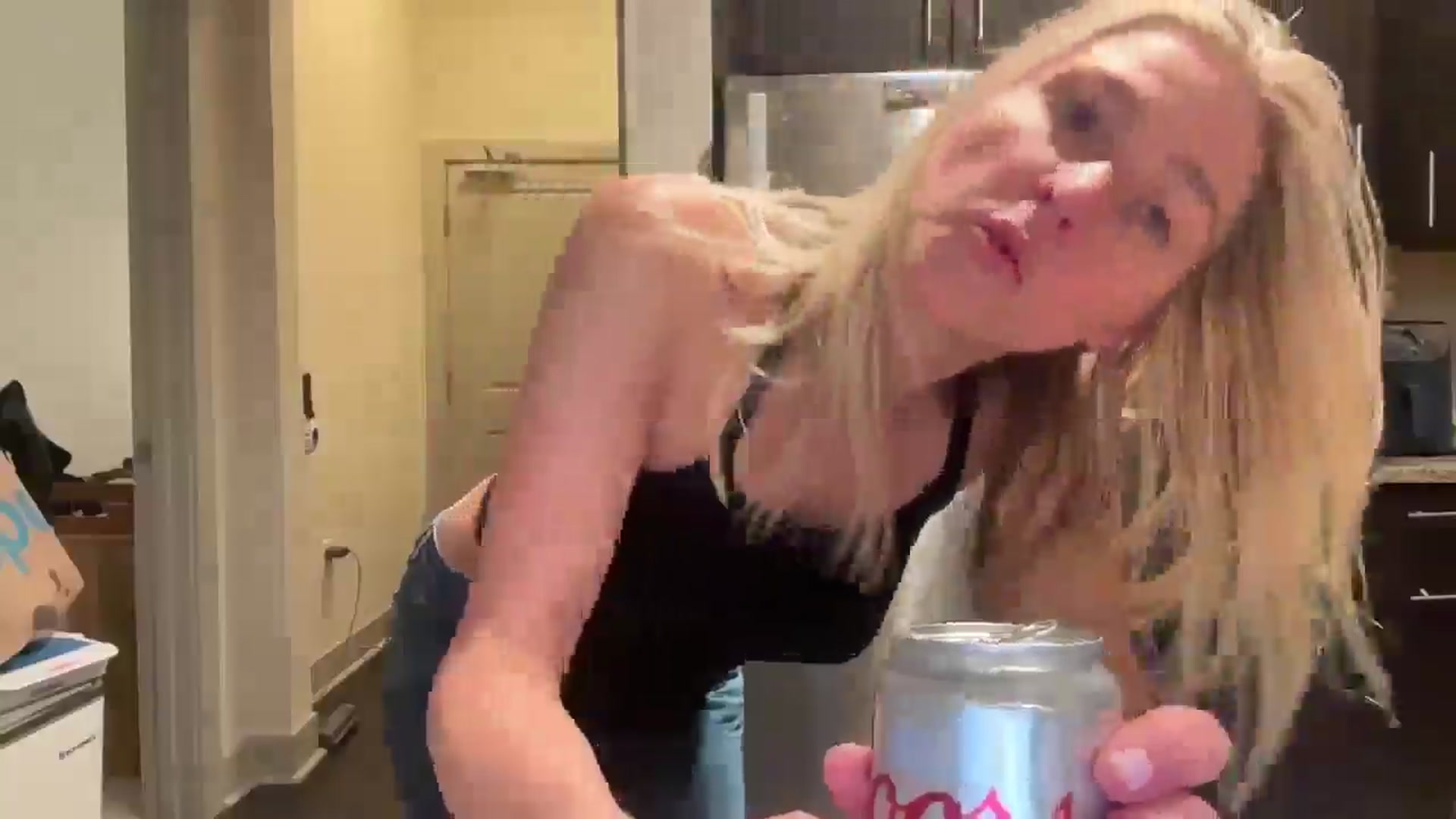 Gallery image thumbnail from Partygirl1's myfreecams stream on, 04/19/2026, 08:58 image 11 of 20