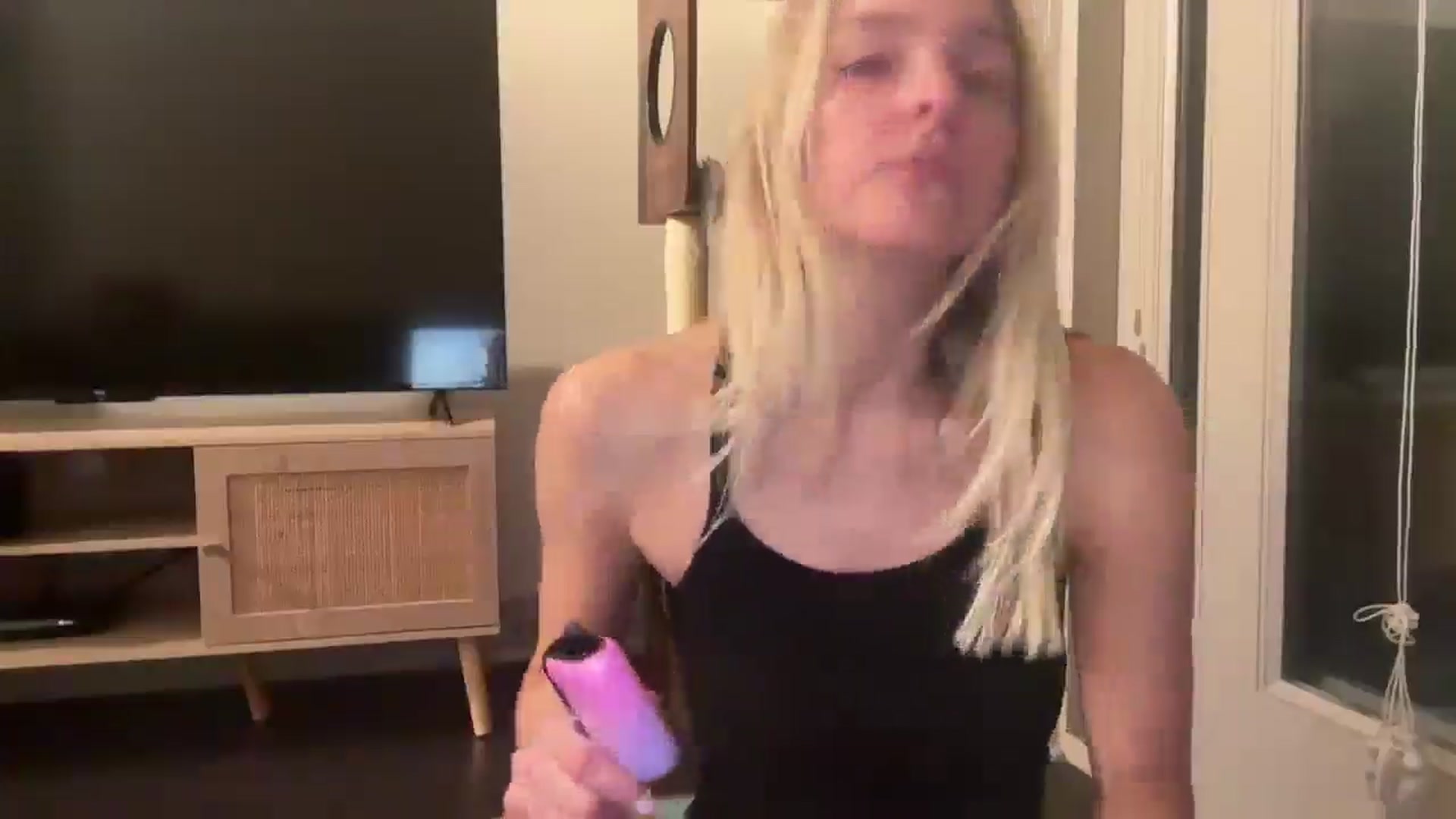 Gallery image thumbnail from Partygirl1's myfreecams stream on, 04/19/2026, 11:53 image 11 of 20