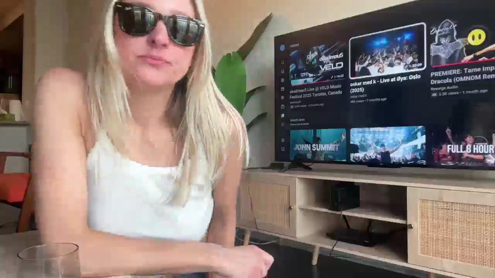 Gallery image thumbnail from Partygirl1's myfreecams stream on, 04/19/2026, 15:03 image 2 of 20