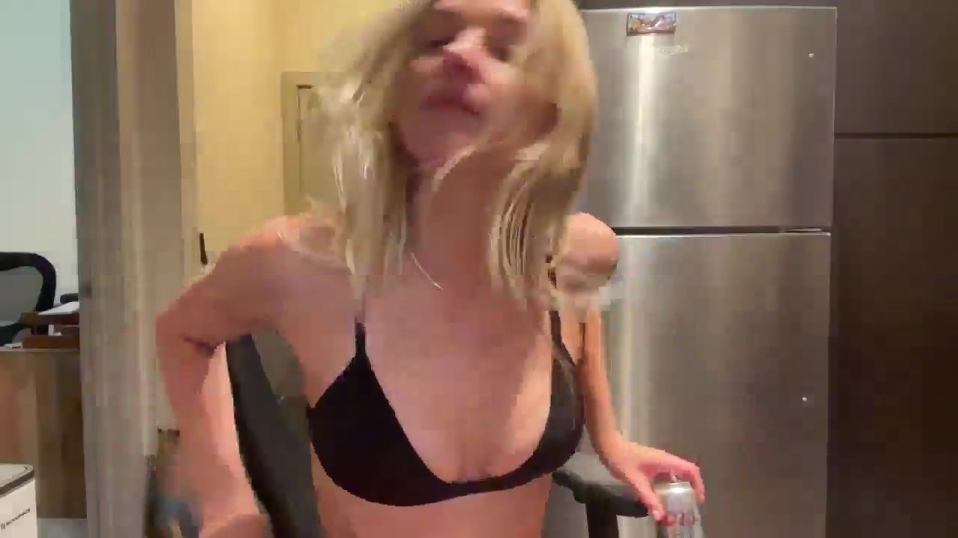 Gallery image thumbnail from Partygirl1's myfreecams stream on, 04/22/2026, 11:22 image 3 of 20