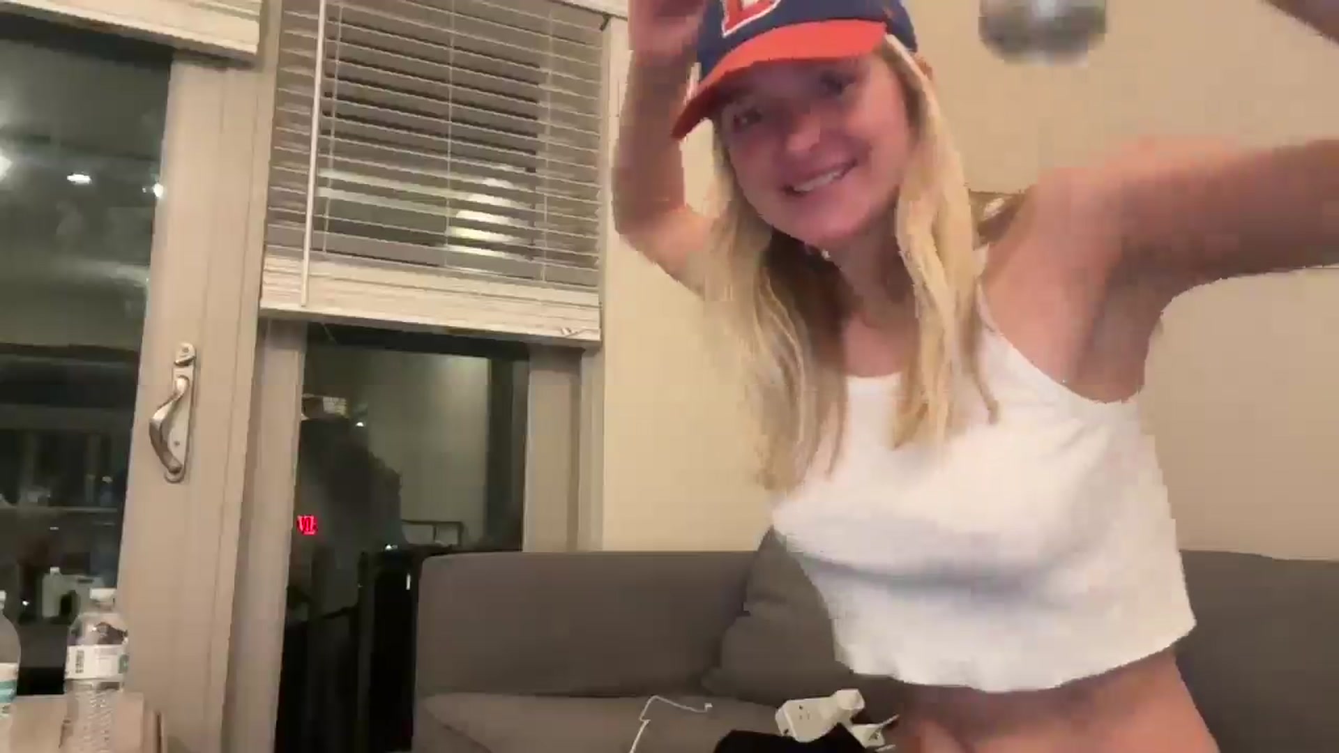 Gallery image thumbnail from Partygirl1's myfreecams stream on, 04/26/2026, 09:38 image 10 of 20