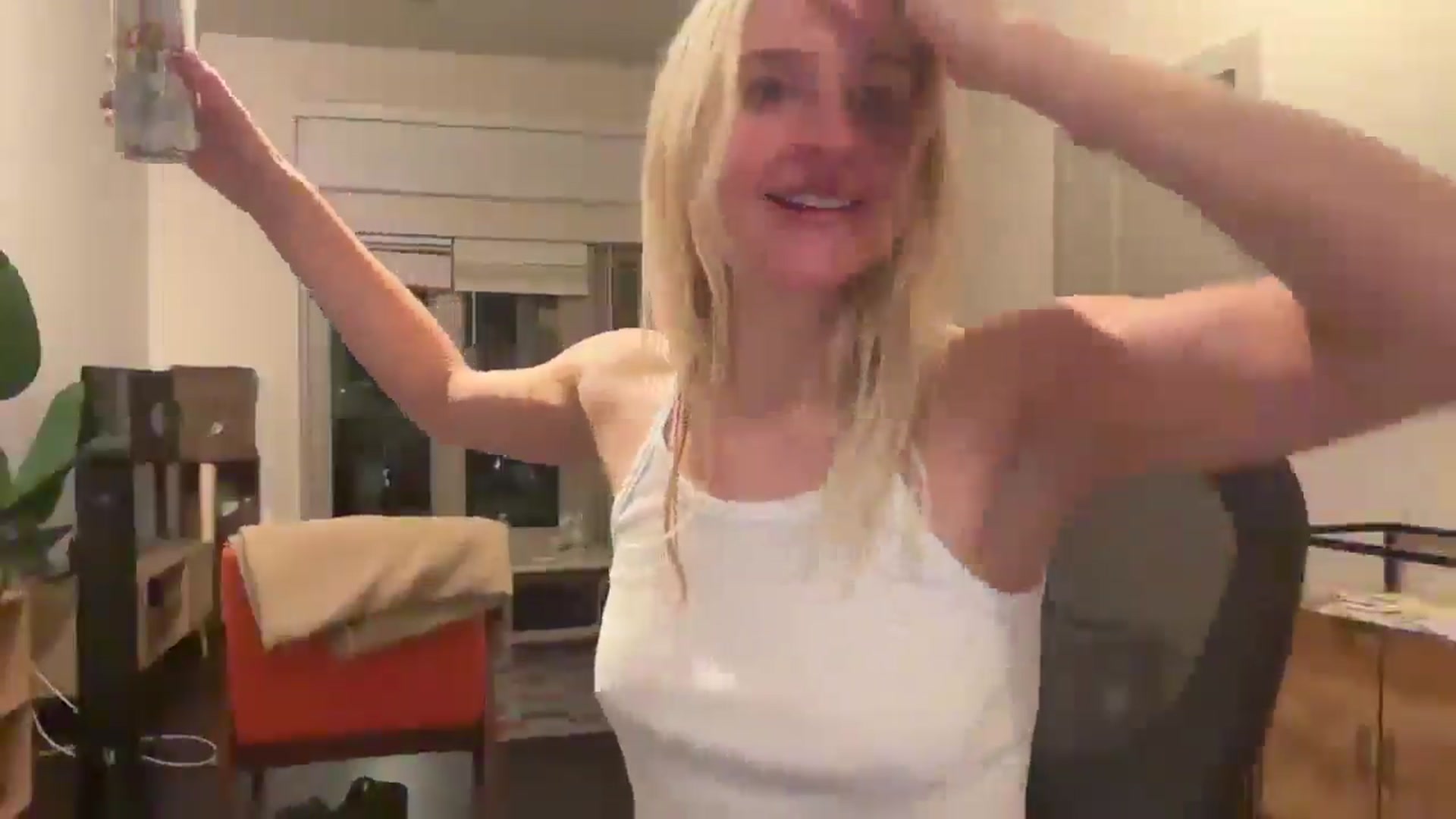 Gallery image thumbnail from Partygirl1's myfreecams stream on, 04/26/2026, 11:25 image 19 of 20