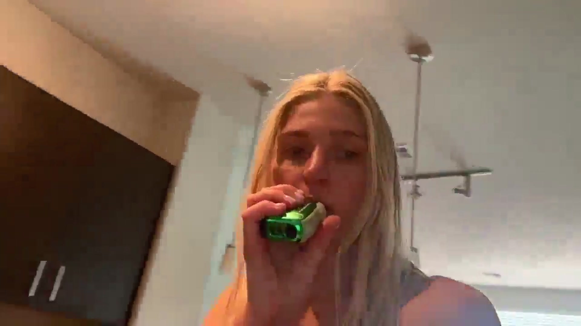 Gallery image thumbnail from Partygirl1's myfreecams stream on, 04/28/2026, 20:23 image 18 of 20