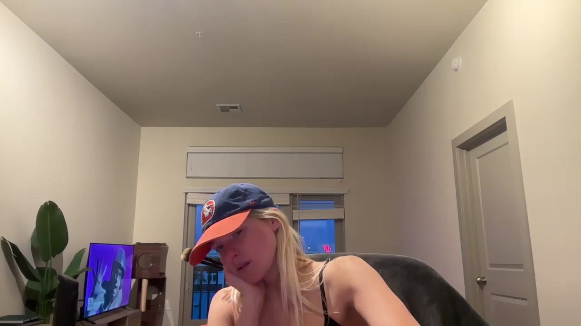 Gallery image thumbnail from Partygirl1's myfreecams stream on, 05/04/2026, 12:44 image 17 of 20