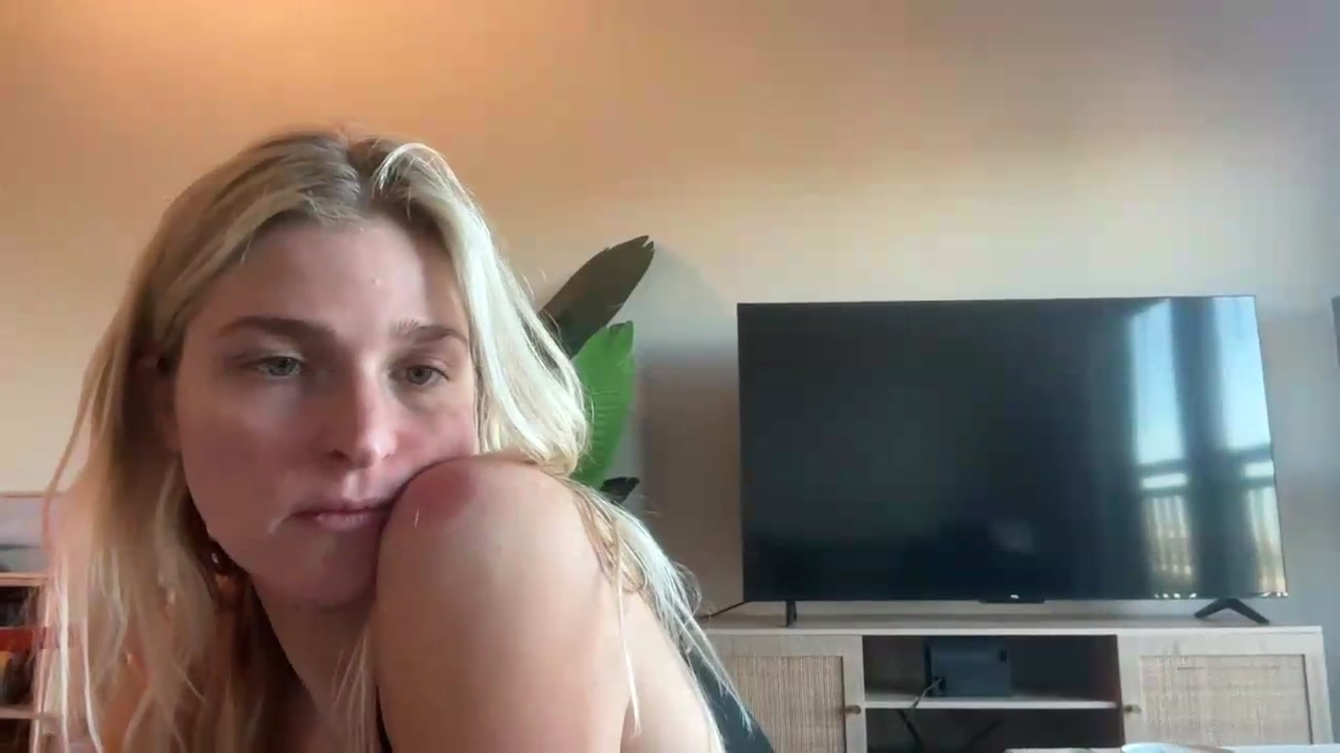 Gallery image thumbnail from Partygirl1's myfreecams stream on, 05/07/2026, 14:05 image 11 of 20