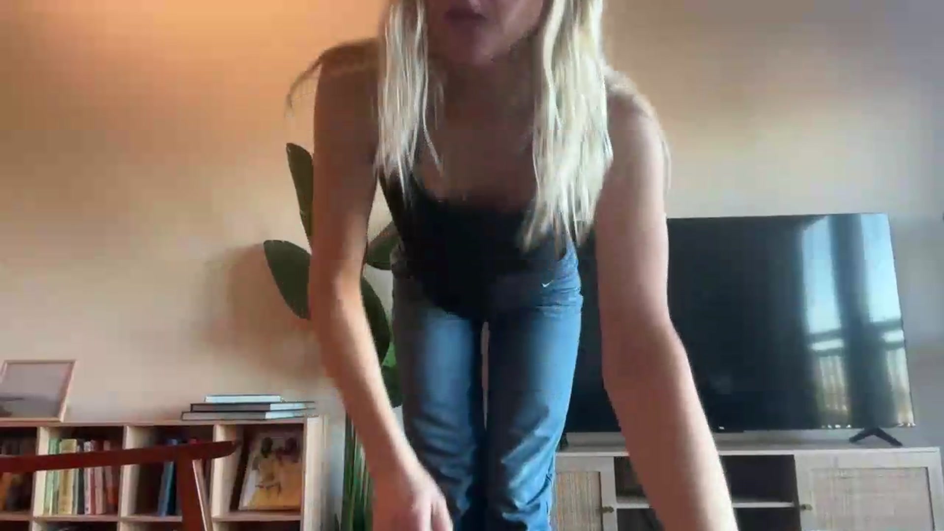 Gallery image thumbnail from Partygirl1's myfreecams stream on, 05/07/2026, 14:05 image 16 of 20