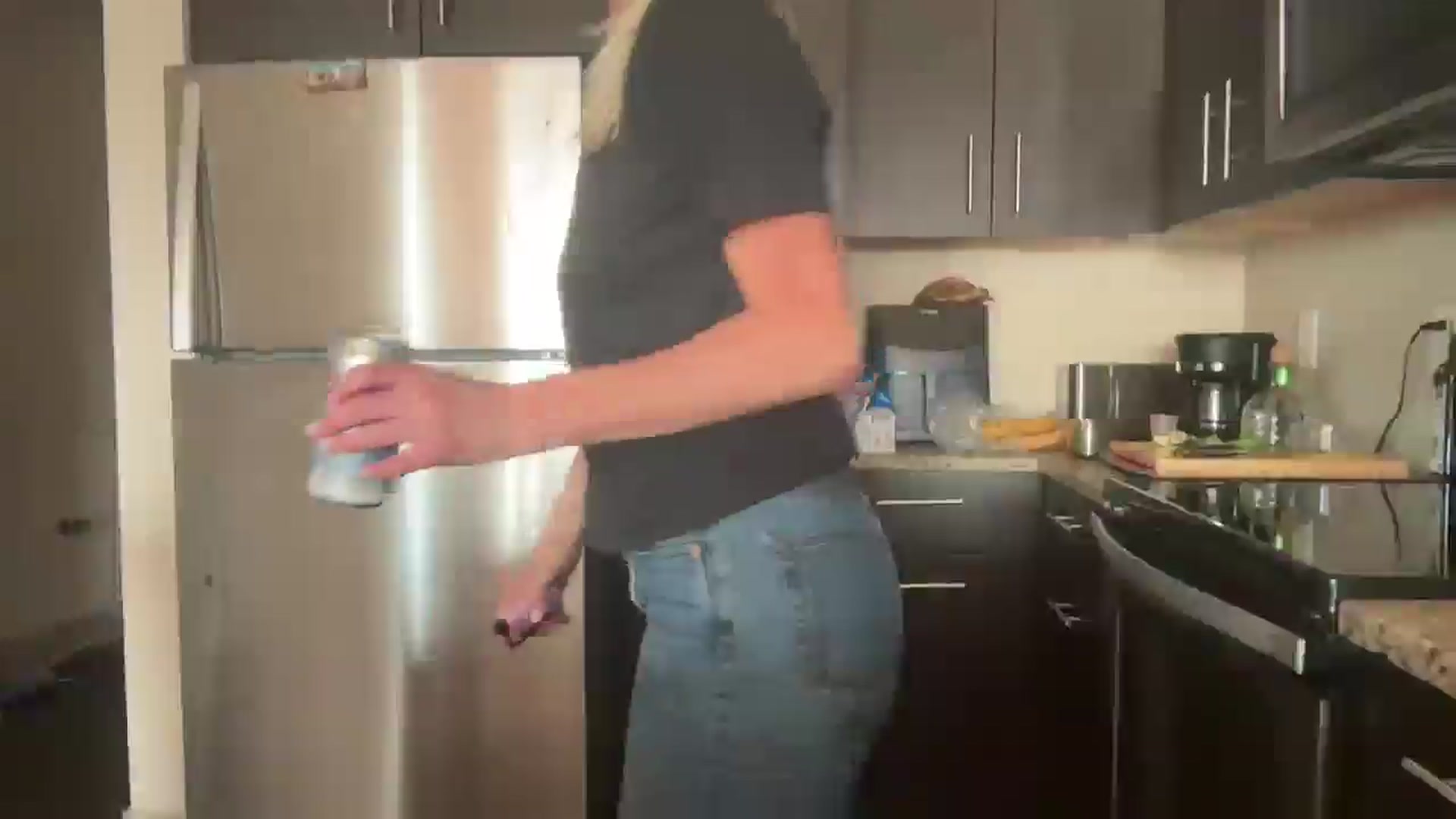 Gallery image thumbnail from Partygirl1's myfreecams stream on, 05/08/2026, 24:52 image 9 of 20