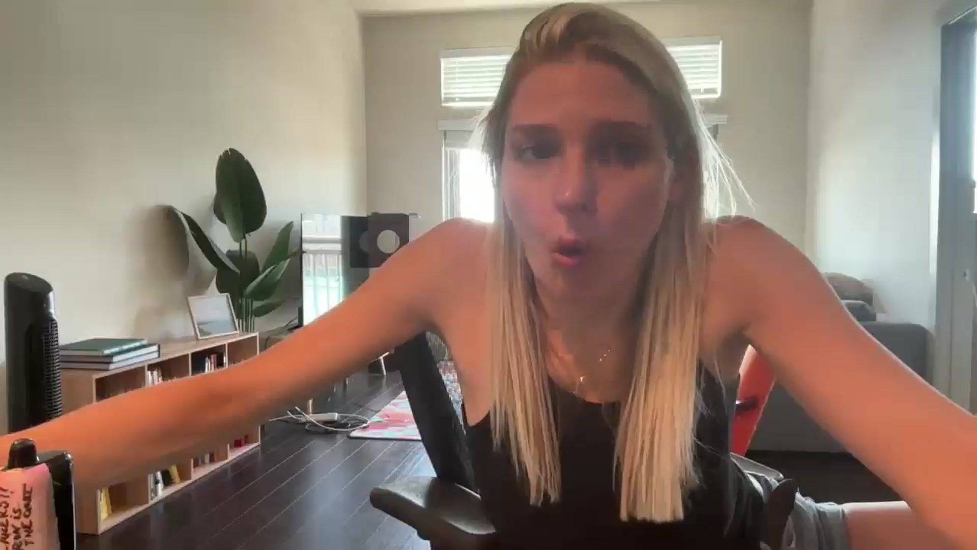 Gallery image thumbnail from Partygirl1's myfreecams stream on, 05/08/2026, 21:18 image 14 of 20