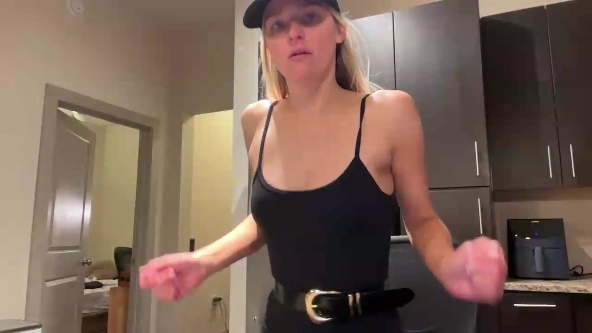 Gallery image thumbnail from Partygirl1's myfreecams stream on, 05/16/2026, 12:40 image 4 of 20