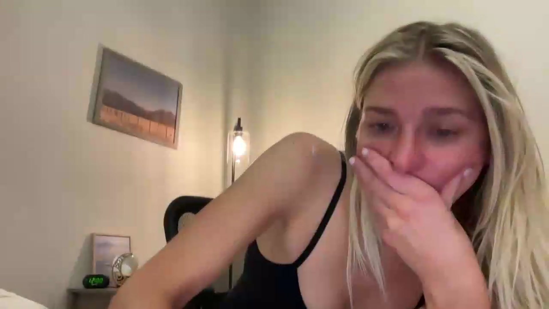 Gallery image thumbnail from Partygirl1's myfreecams stream on, 05/16/2026, 19:11 image 17 of 20