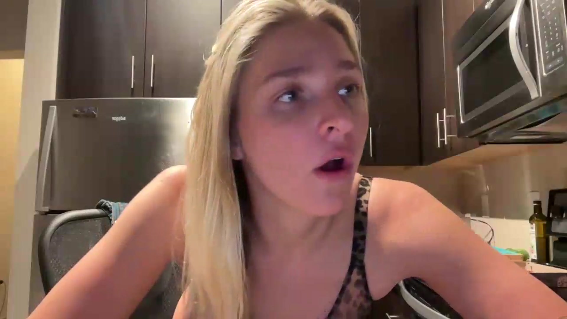 Gallery image thumbnail from Partygirl1's myfreecams stream on, 05/19/2026, 08:36 image 15 of 20