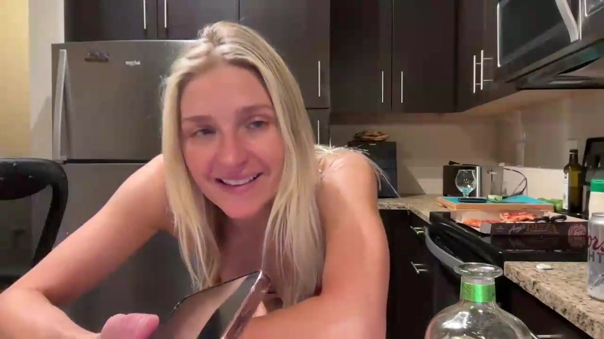 Gallery image thumbnail from Partygirl1's myfreecams stream on, 05/19/2026, 10:52 image 8 of 20